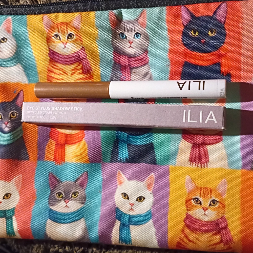 ILIA Eye Stylus Shadow Stick Cream Eyeshadow "ADORN" Neutral taupe shimmer